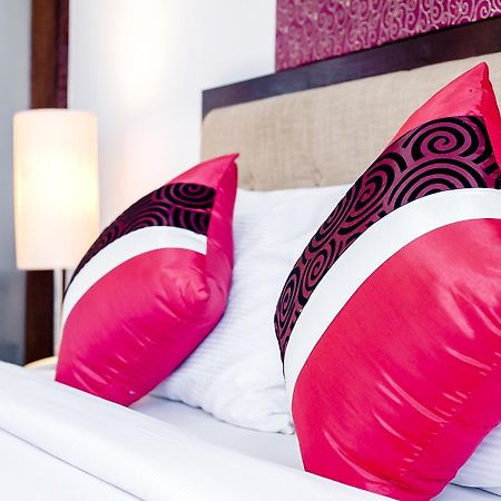 Romance Hotel Bangna Бангкок Экстерьер фото