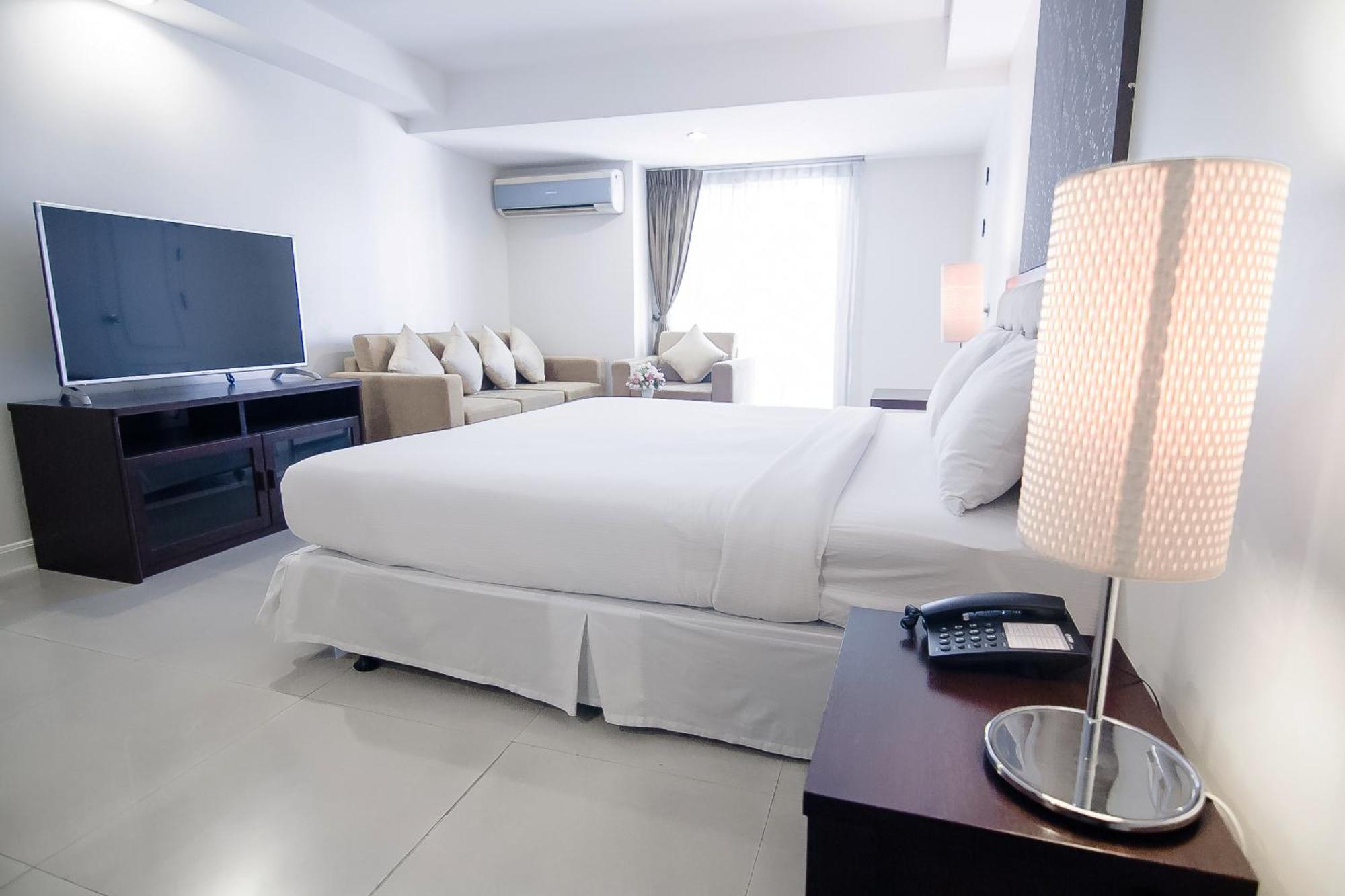 Romance Hotel Bangna Бангкок Экстерьер фото