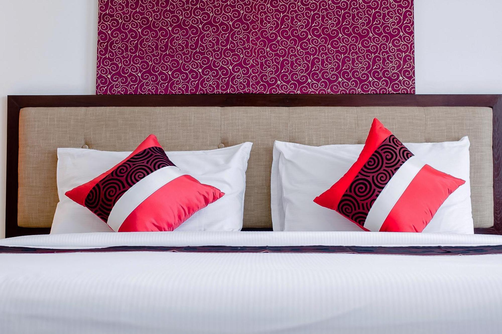 Romance Hotel Bangna Бангкок Экстерьер фото