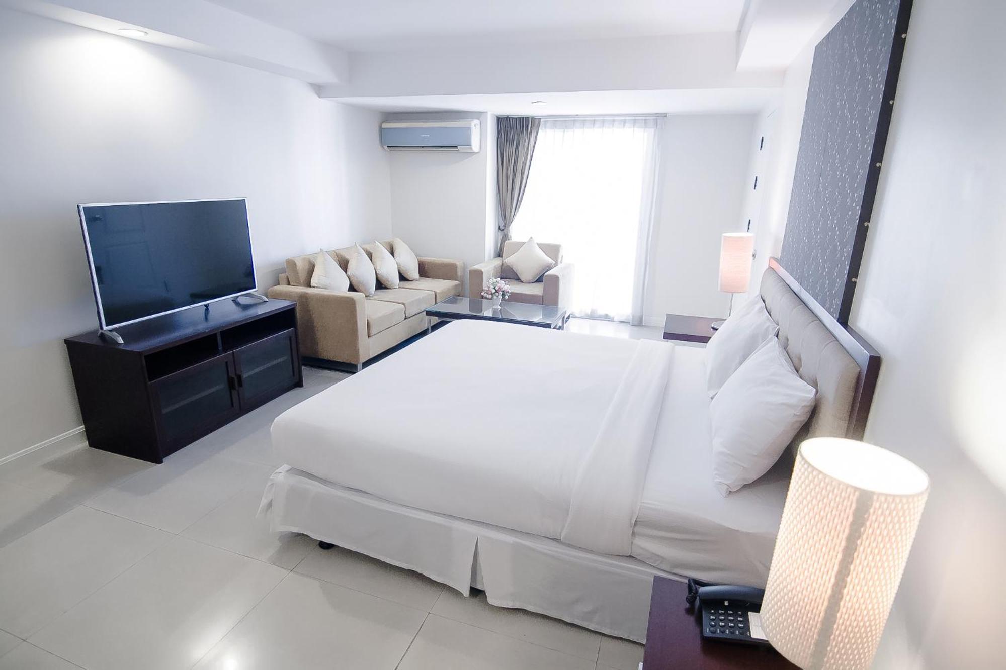 Romance Hotel Bangna Бангкок Экстерьер фото