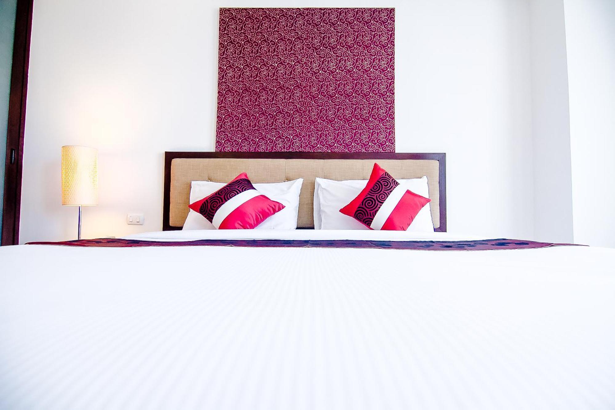 Romance Hotel Bangna Бангкок Экстерьер фото