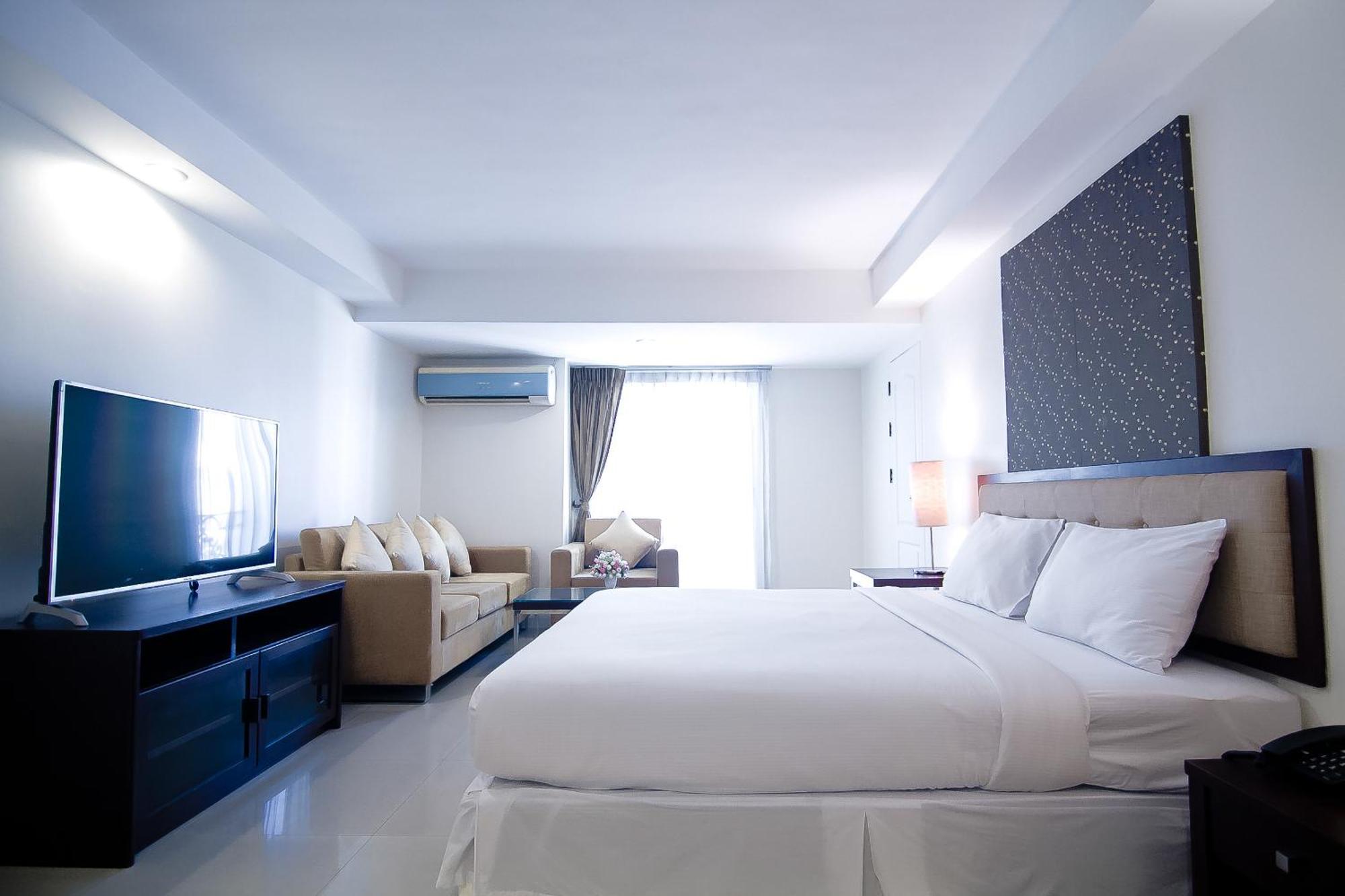 Romance Hotel Bangna Бангкок Экстерьер фото