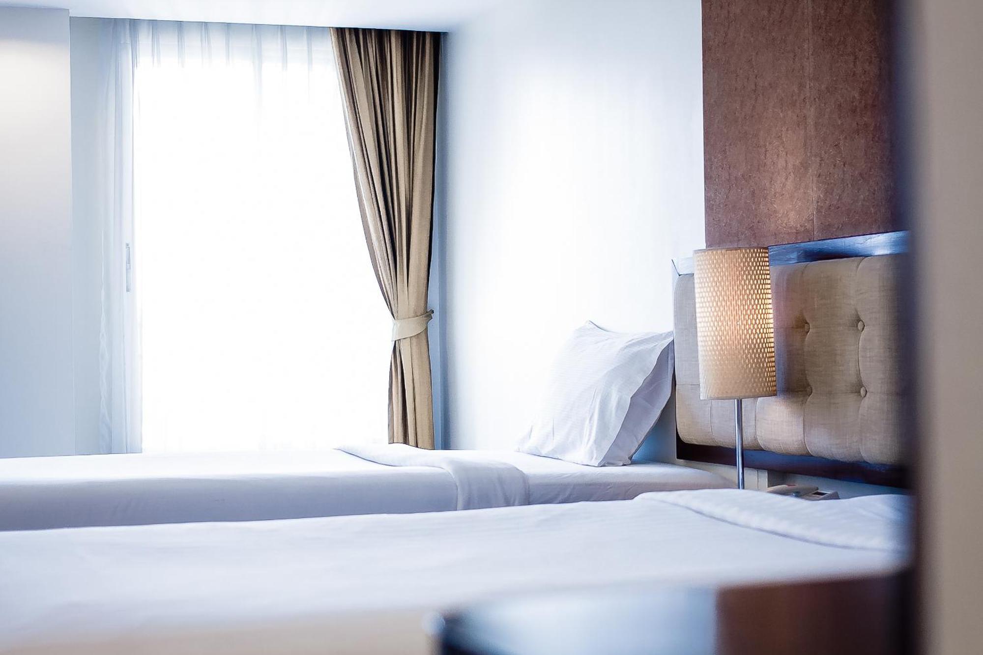 Romance Hotel Bangna Бангкок Экстерьер фото