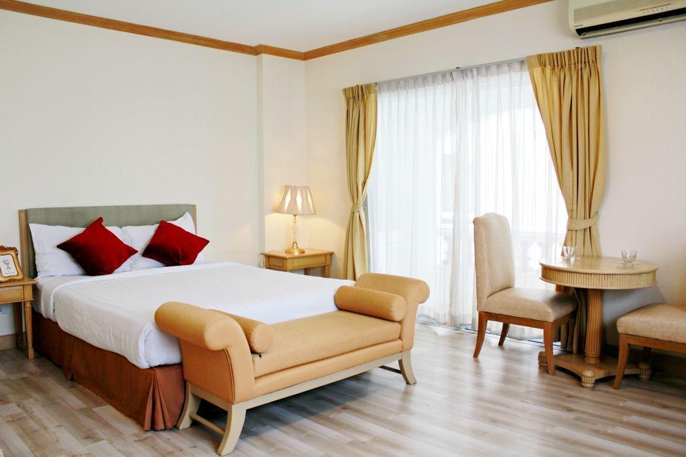 Romance Hotel Bangna Бангкок Экстерьер фото