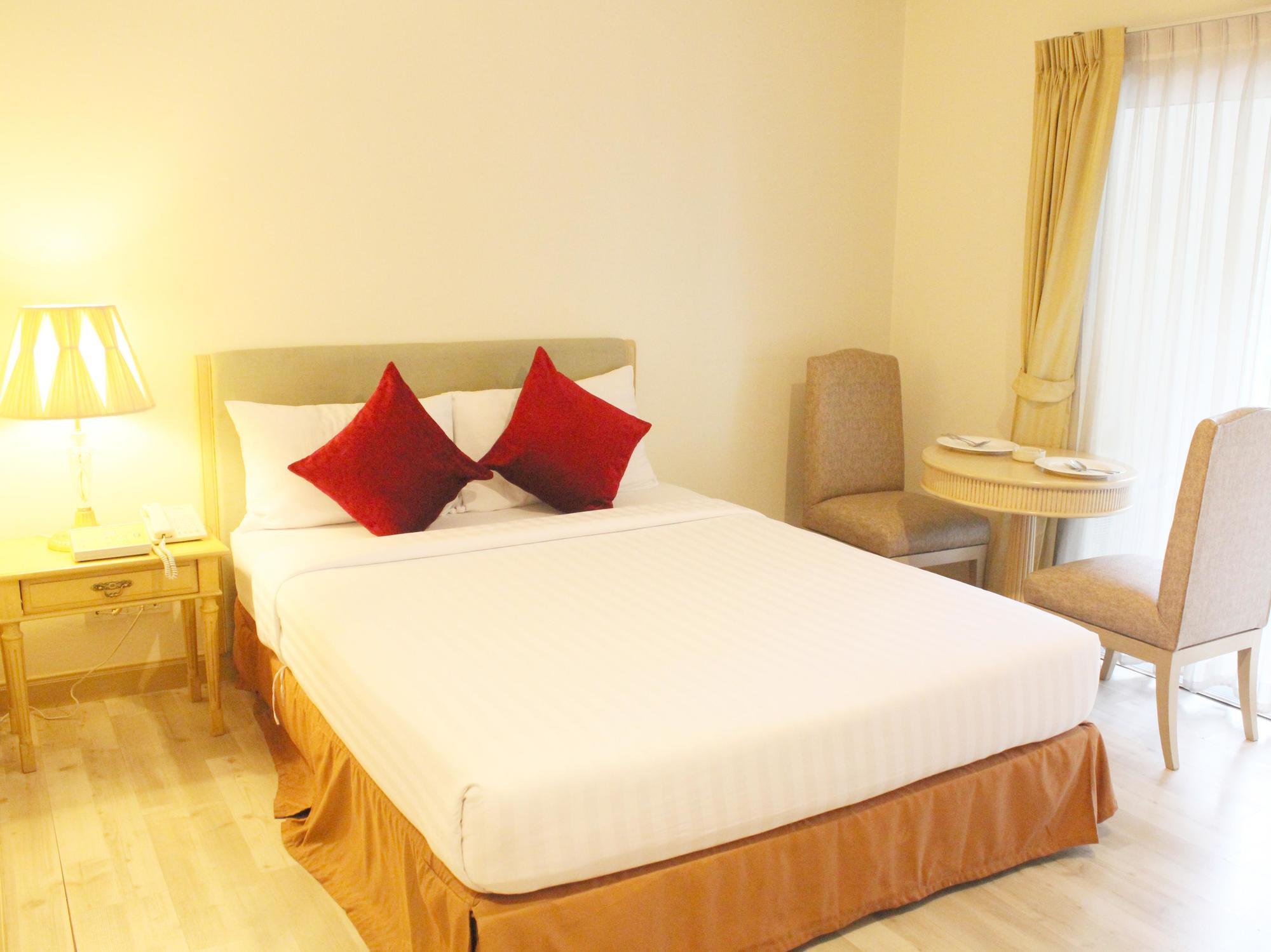 Romance Hotel Bangna Бангкок Экстерьер фото